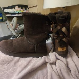 Ugg Bailey Bow Brown size 9